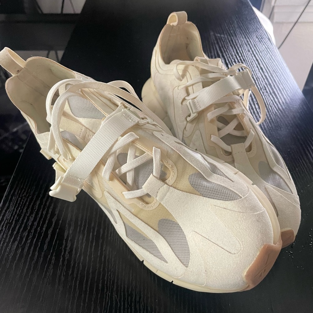 Reebok Sneakers